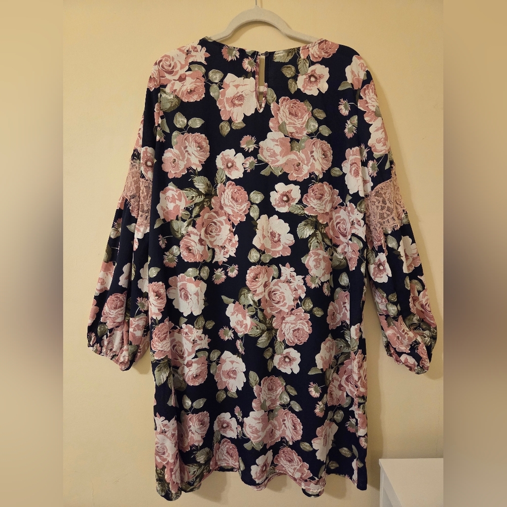 Suzanne Betro Floral Shift Dress - Picture 4 of 7